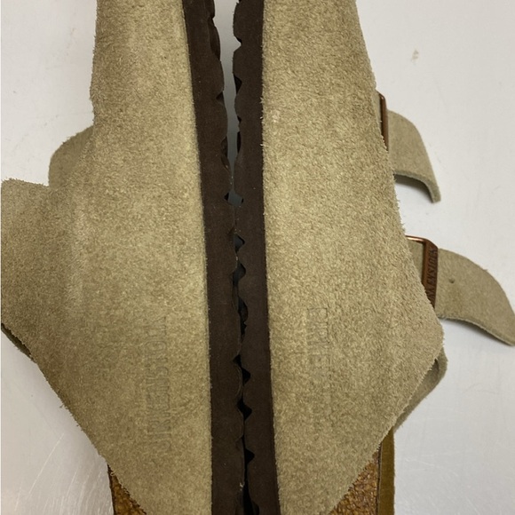 Birkenstock Arizona Tan Suede Sandals size 40 (9-9.5) - Picture 2 of 6